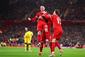 关于今晨巴黎圣日耳曼备战欧联，篮板制胜细节曝光，球迷炸锅，高层口径保持一致的信息